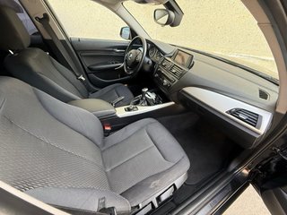 BMW 116i ETIQUETA C LLANTAS EN NEGRO LIBRO GARANTI