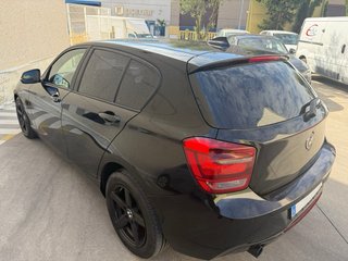 BMW 116i ETIQUETA C LLANTAS EN NEGRO LIBRO GARANTI
