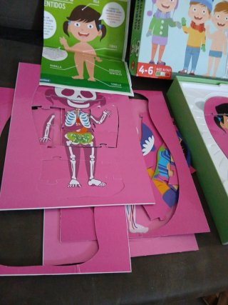Caja 8 Puzzles Clementoni El Cuerpo Humano