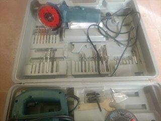 Caja de herramientas con accesorios