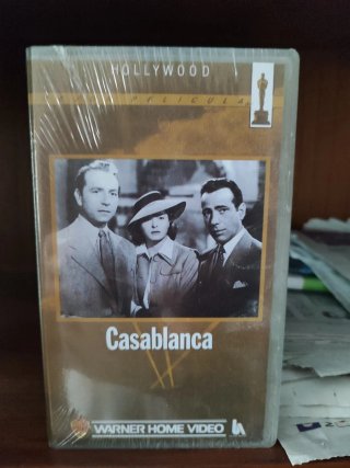 Discos de vinilo y película VHS