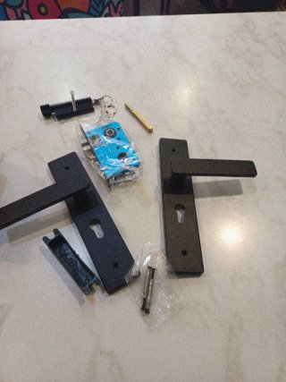 Manilla puerta con cerradura y picaporte