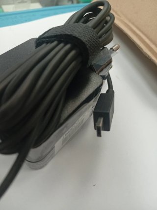 Cargador Asus P/N: 07432 19V/1.75A