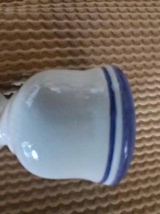 Portauovo in ceramica bianco e blu
