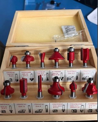Fresatrice legno + set 12 punte