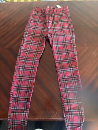 Pantalones de cuadros rojos