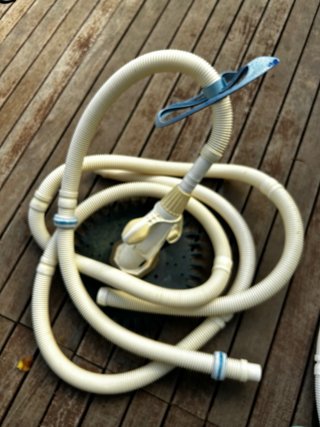 Limpiafondos automático piscina