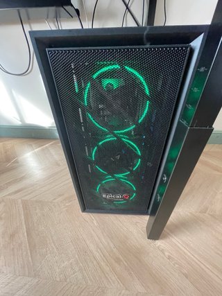 PC Gaming y Monitor Curvo AOC