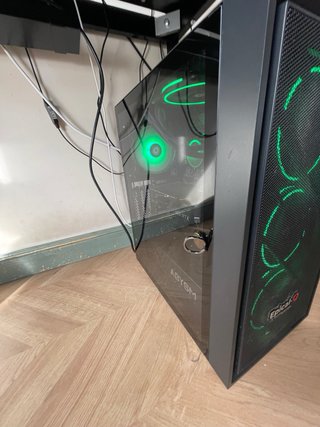 PC Gaming y Monitor Curvo AOC