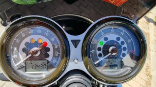 Triumph Speed Twin 1200 2019 13500kms + extras
