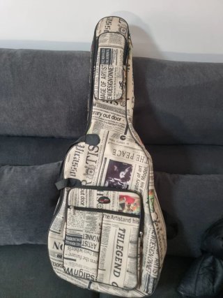 Guitarra amplificada flamenca