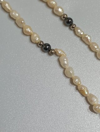 Collana perle fiume naturali grigio bianco