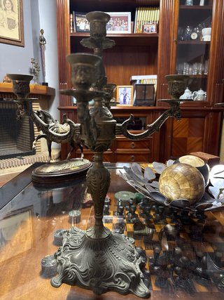 Candelabros antiguos de metal