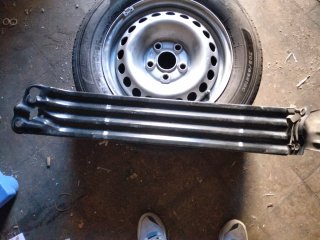 Rueda de repuesto y soportes VW T4