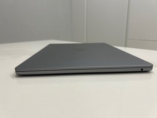 MacBook Air 15" M2 | 512GB SSD | 8GB RAM | 97% Bat