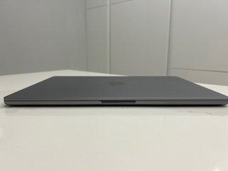 MacBook Air 15" M2 | 512GB SSD | 8GB RAM | 97% Bat