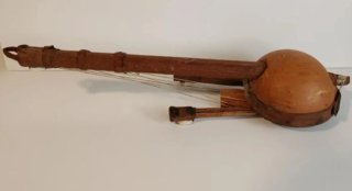 Instrumento musical de cuerda.