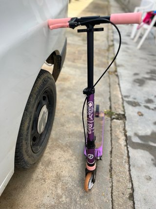 Patinete morado infantil