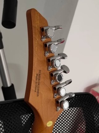 Donner DST550 Heavy Relic Guitarra Eléctrica