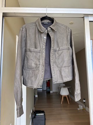 Chaqueta de cuero gris