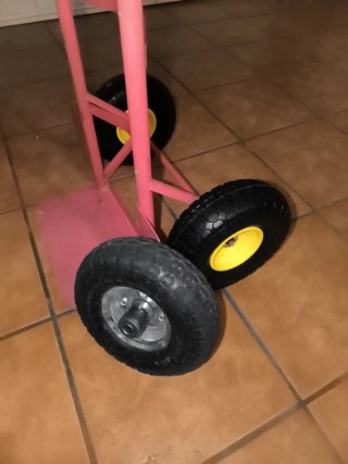 Carretilla reparto ruedas nuevas