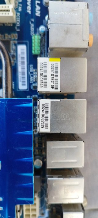 Placa Base Gigabyte GA-MA790FXT-UD5P