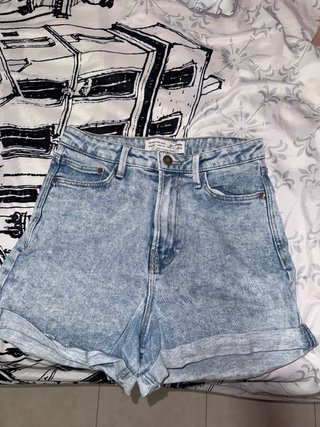 Shorts vaqueros Stradivarius azul claro T.36