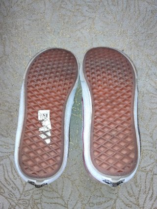 Zapatillas Vans Altas Rojas, preciosas! Una puesta