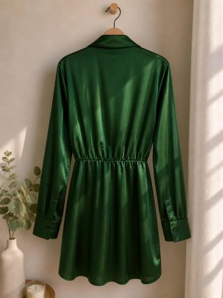 Vestido verde satinado