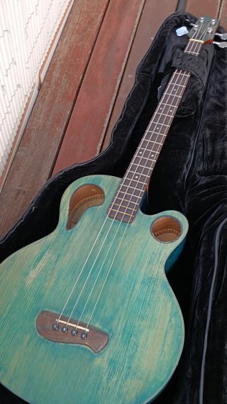Tacoma Thunderchief Bajo Acústico