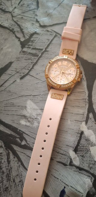 Reloj Guess Dorado y Rosa con Cristales