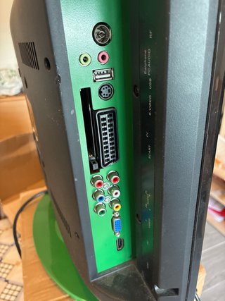 Televisor 14” Ben 10 Verde y Negro