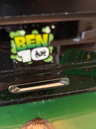 Televisor 14” Ben 10 Verde y Negro