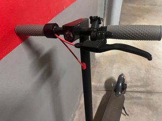 Patinete Eléctrico Negro, no se ha usado en calle