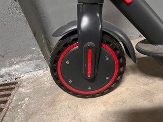Patinete Eléctrico Negro, no se ha usado en calle