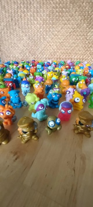Lote Superzings Zombies (140)+casetas + coche