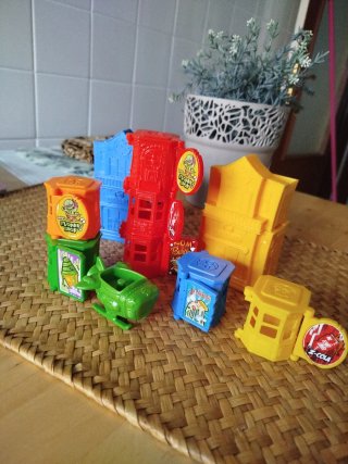 Lote Superzings Zombies (140)+casetas + coche