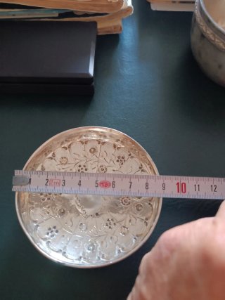 Tapadera de plata con contrastes