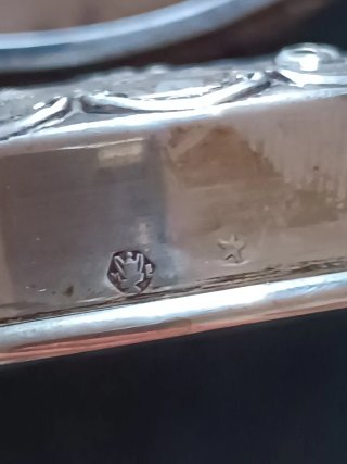 Tapadera de plata con contrastes