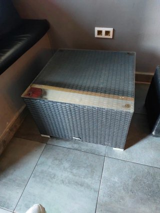 Mesa auxiliar mimbre y cristal