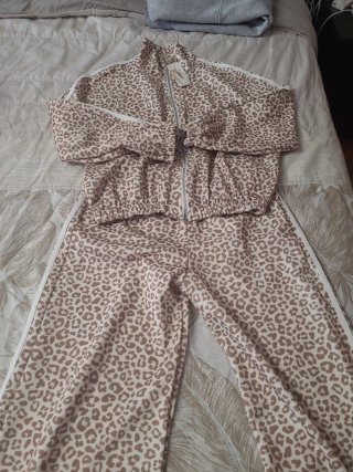 Conjunto chándal leopardo sin estrenar