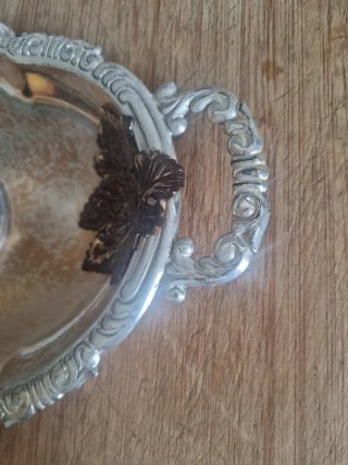 Bandeja decorativa con monedas