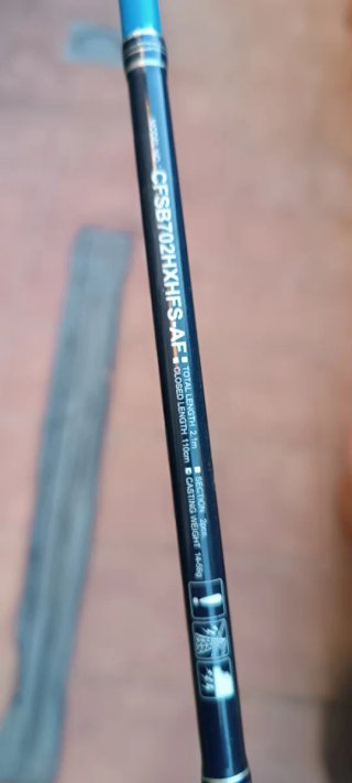 Carrete Daiwa Megaforce 4000A + Bobina+ Dos cañas