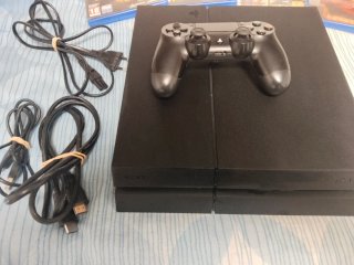 PS4 1TB + 2 MANDOS ORIGINALES + LOTE 4 JUEGOS