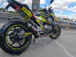 Kawasaki Z800 Negra y Amarilla