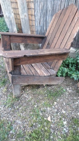 Sofá y sillón de madera reciclada
