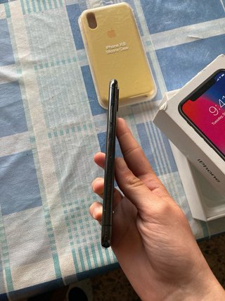 Funda iPhone X Amarilla Silicona