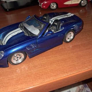 coche Burago a escala Shelbye Series 1 escala 1:24