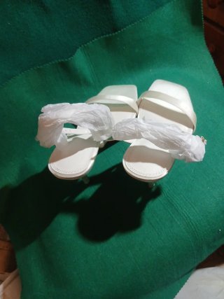 Sandalias de tacón blancas talla 40