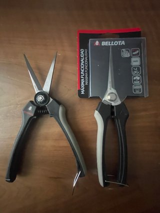 Set di due forbici da potatura Bellota